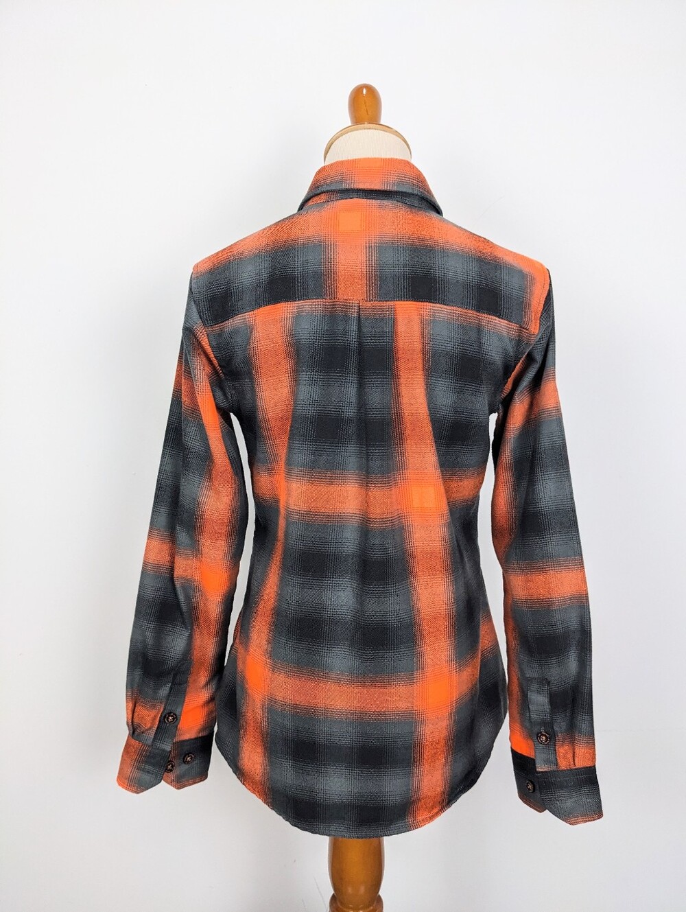 Dixxon Flannel Company Women's Shirt Salem Size Medium - Picture 3 of 15
